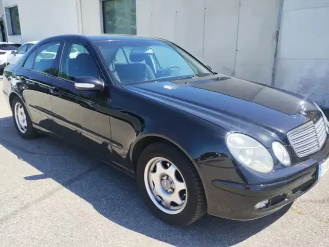 Mercedes-Benz E 220