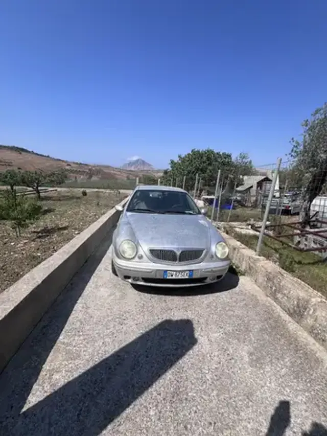 Lancia Lybra