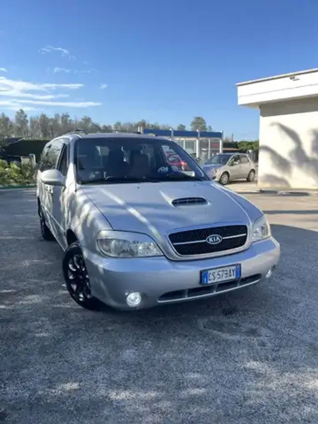 Kia Carnival