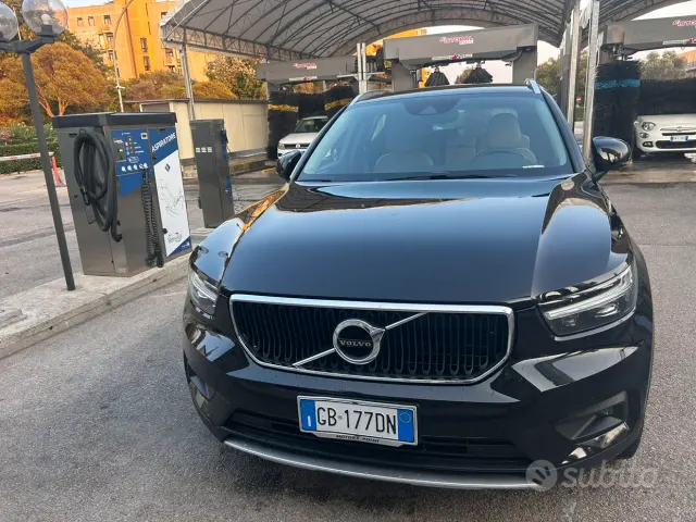 Volvo XC40 (2017-->)
