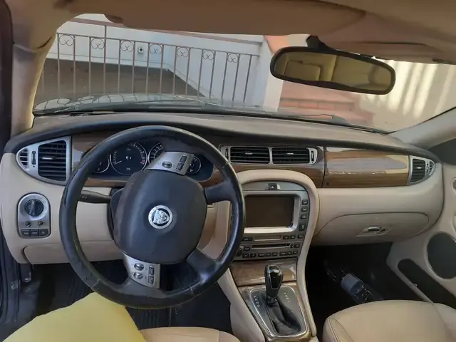 Jaguar X-Type