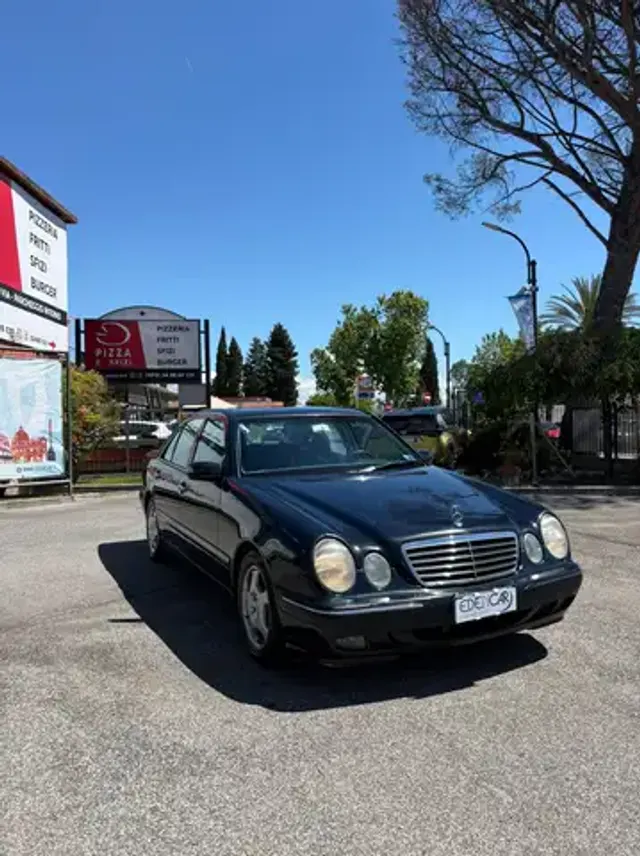 Mercedes-Benz E 200