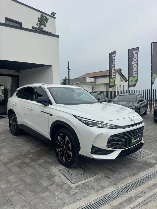 MG HS (2022-->)