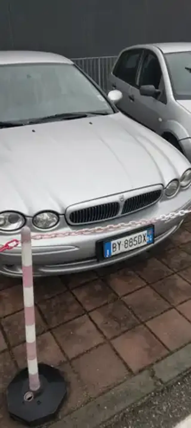 Jaguar X-Type