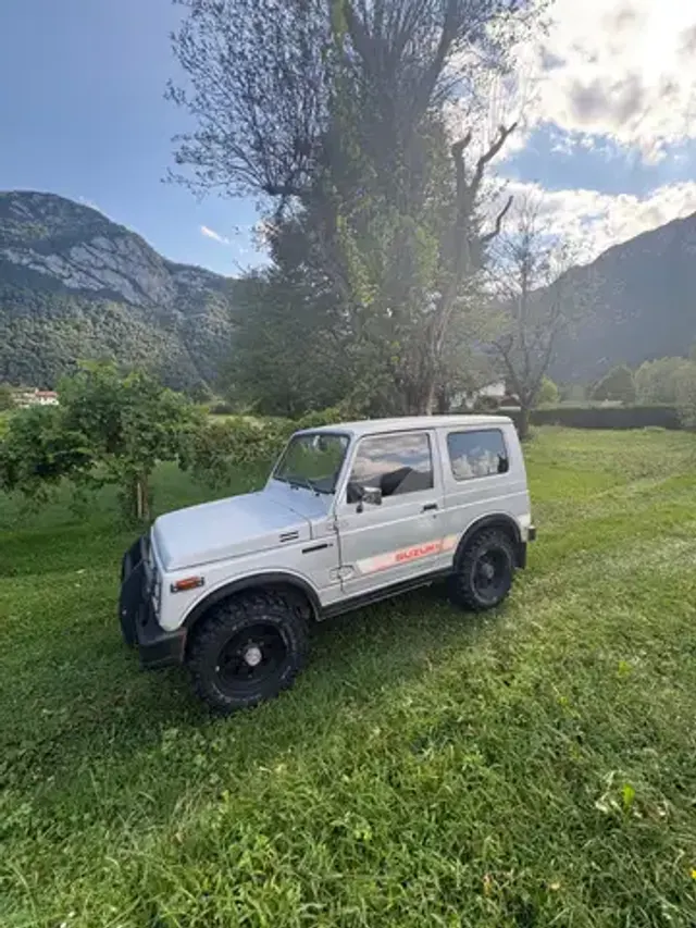 Suzuki SJ 410