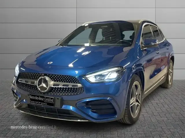 Mercedes-Benz GLA 200