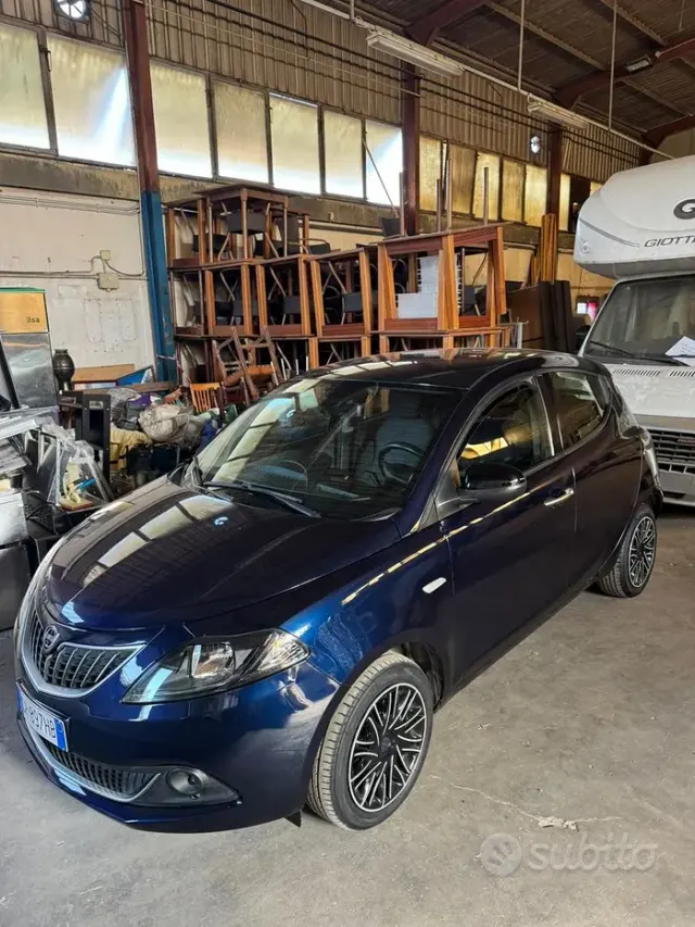 Lancia Ypsilon