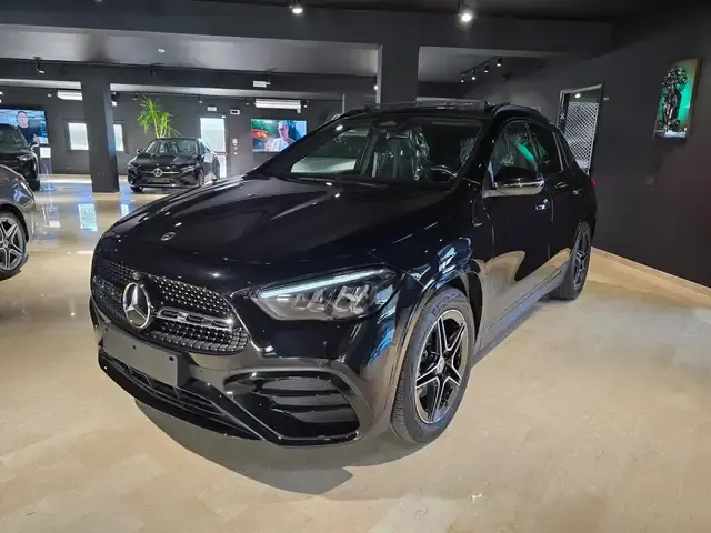 Mercedes-Benz GLA 220