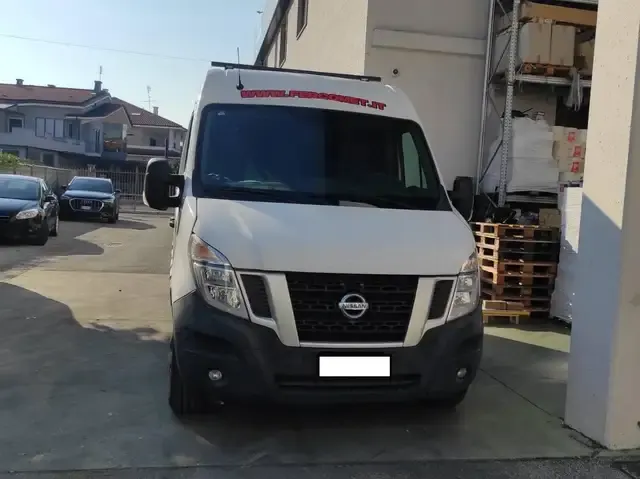 Nissan NV400