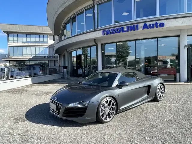 Audi R8