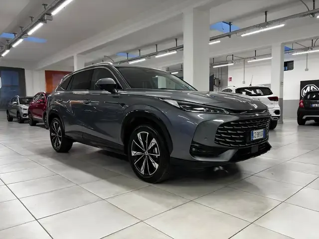 MG HS