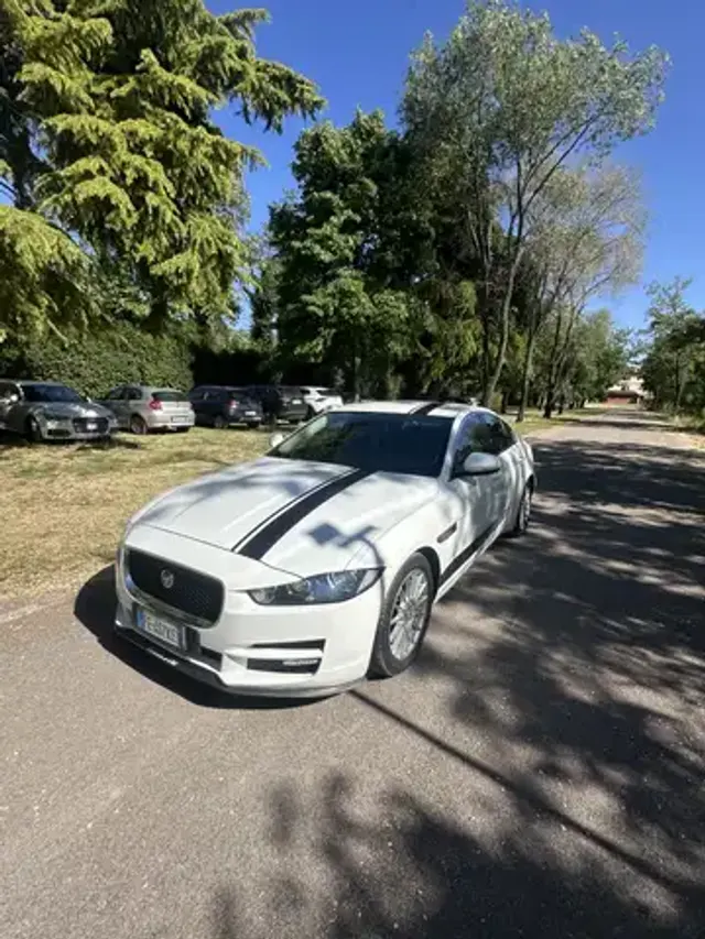 Jaguar XE