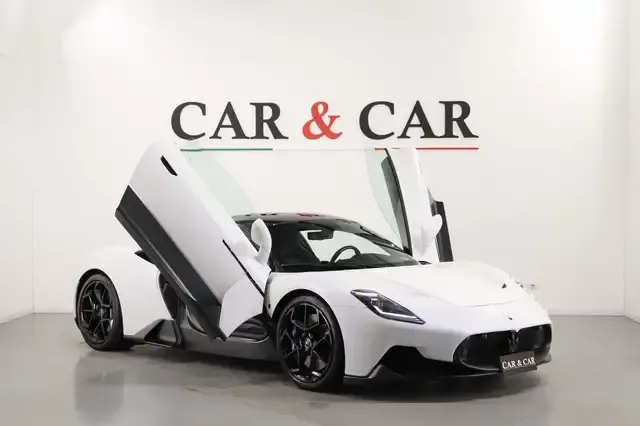 Maserati MC20