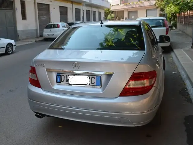 Mercedes-Benz C 220