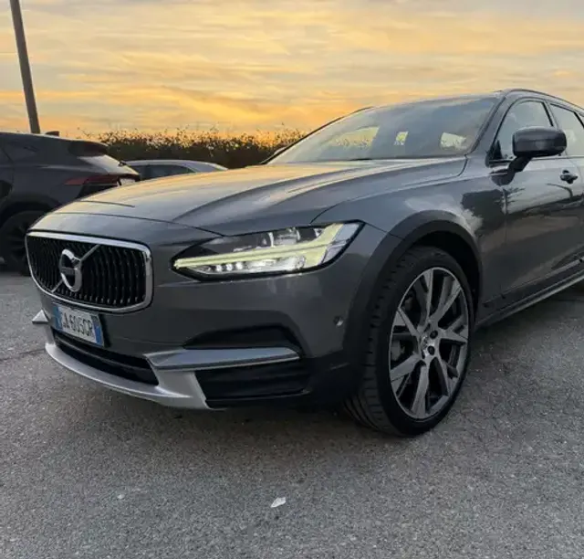 Volvo V90 Cross Country
