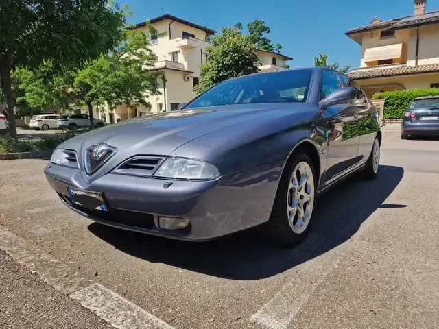 Alfa Romeo 166