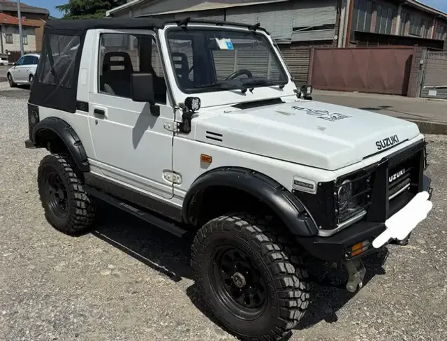 Suzuki SJ Samurai