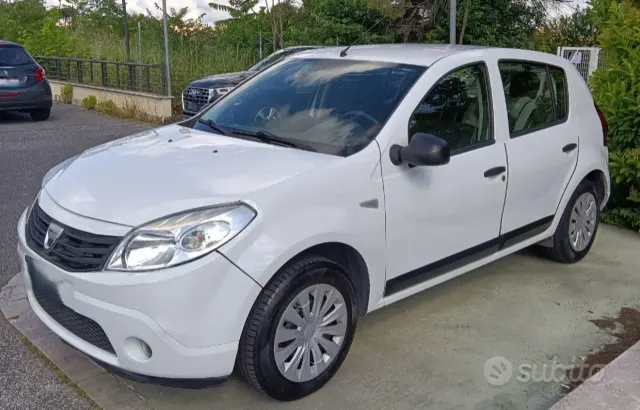 Dacia Sandero 1ª serie