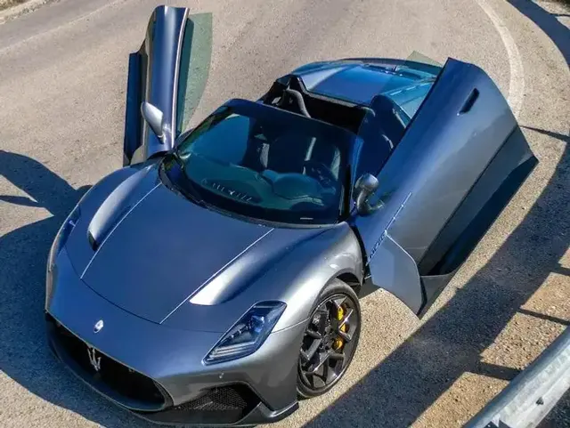 Maserati MC20