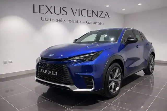 Lexus LBX