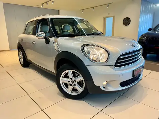 MINI One Countryman