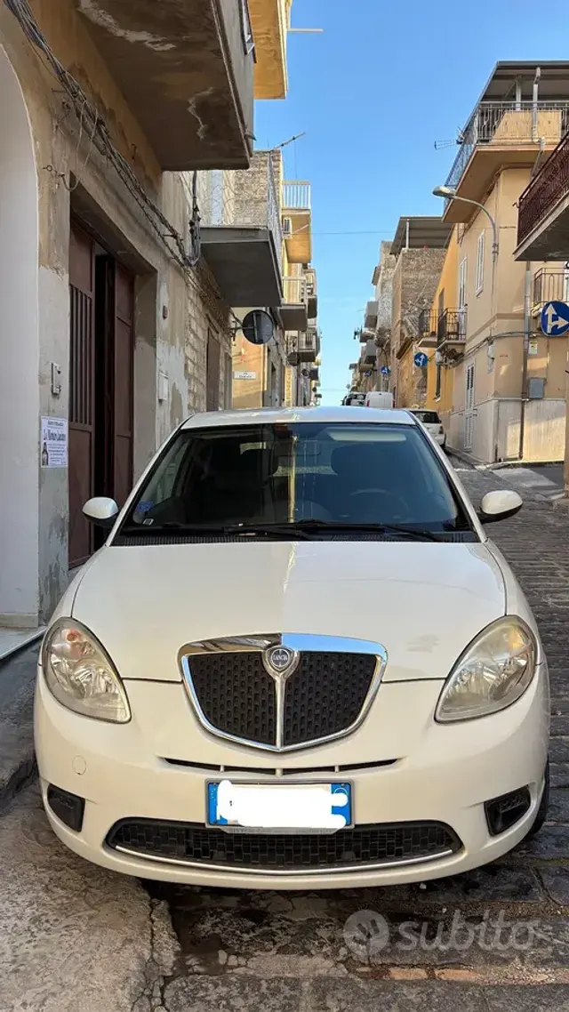 Lancia Ypsilon