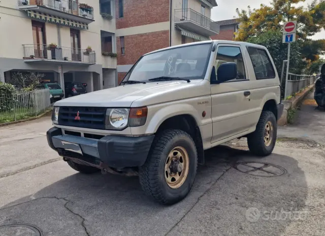 Mitsubishi Pajero ('82-'00)
