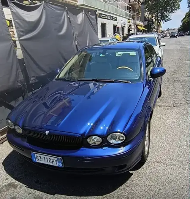 Jaguar X-Type