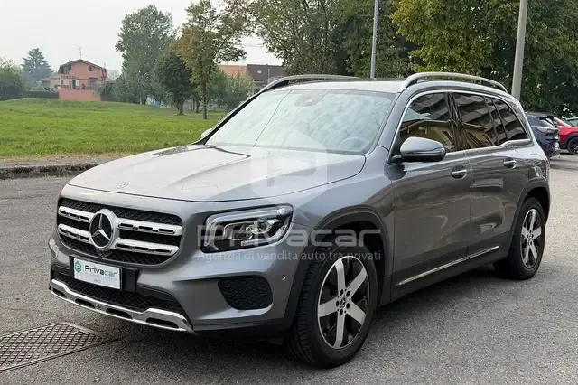 Mercedes-Benz GLB 200