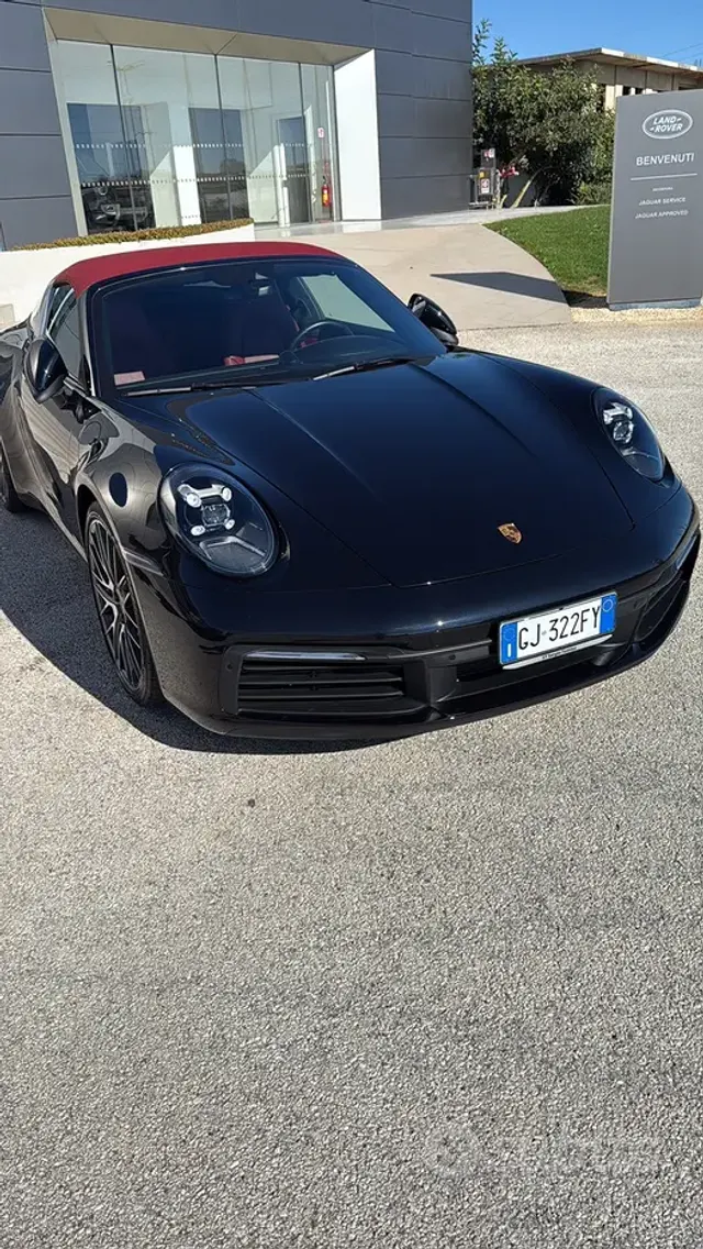 Porsche 911 (992)