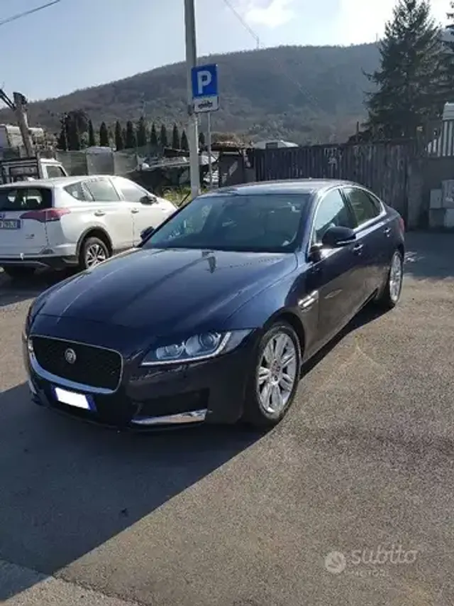Jaguar XF