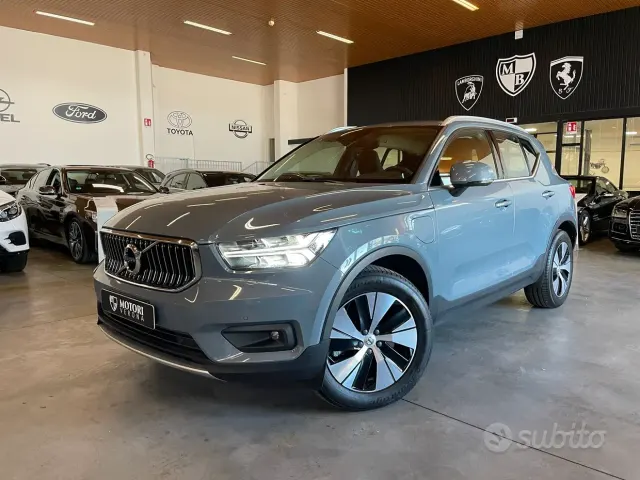 Volvo XC40 (2017-->)