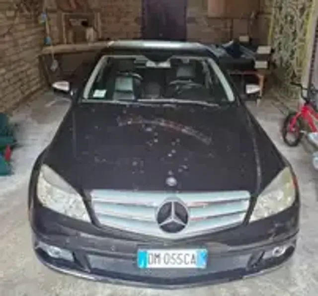 Mercedes-Benz 220