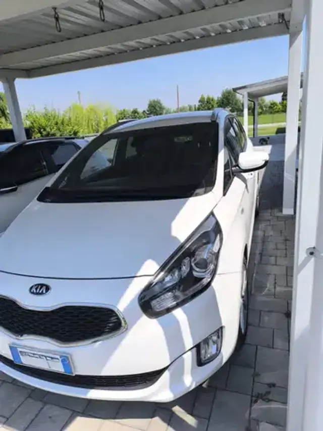 Kia Carens