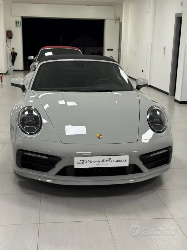 Porsche 911 (992)