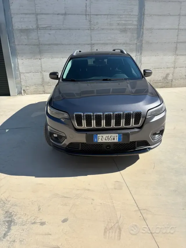 Jeep Cherokee 4ªs. 18-21