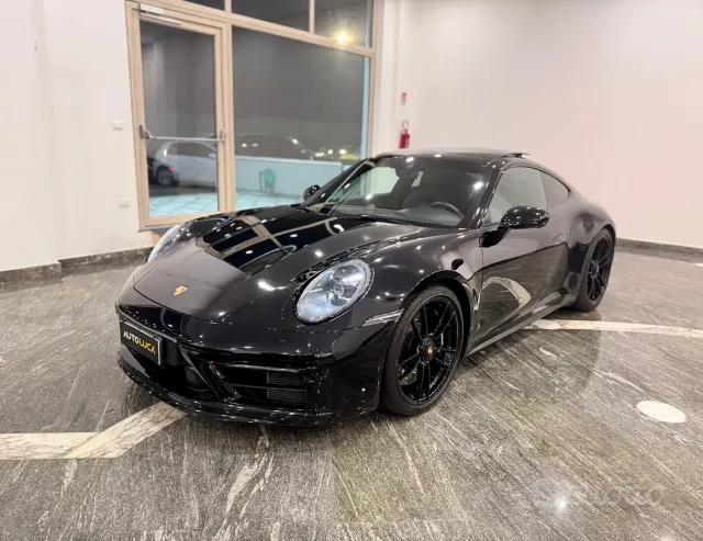 Porsche 911 (992)