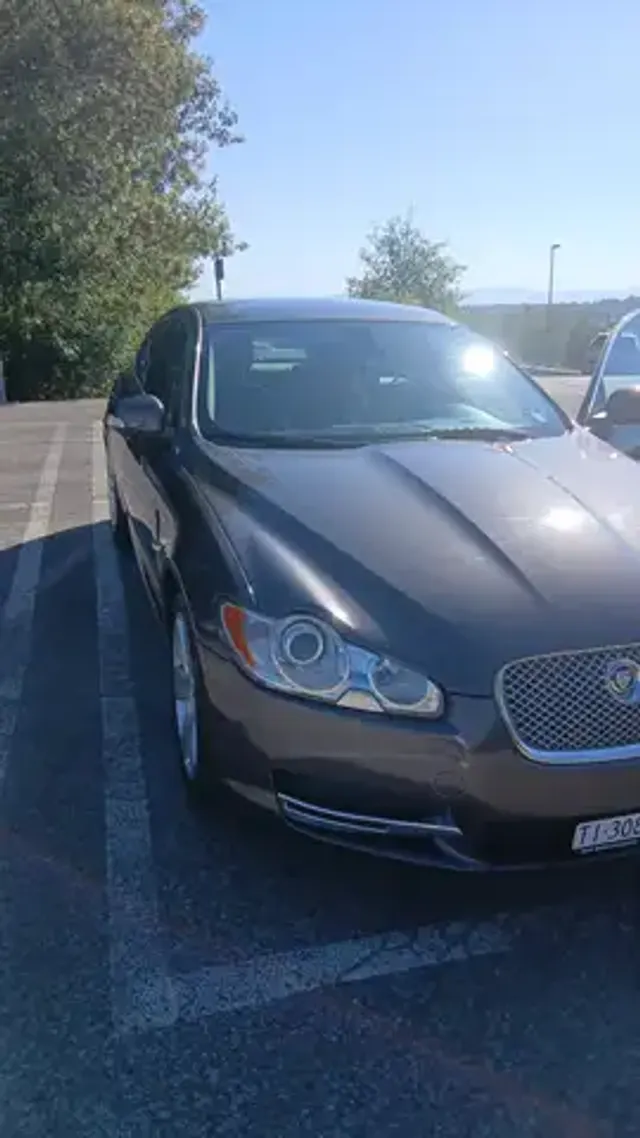 Jaguar XF