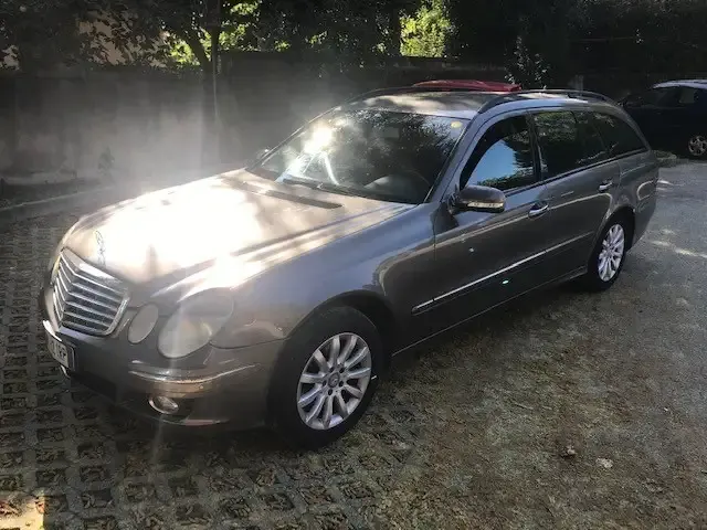 Mercedes-Benz E 220