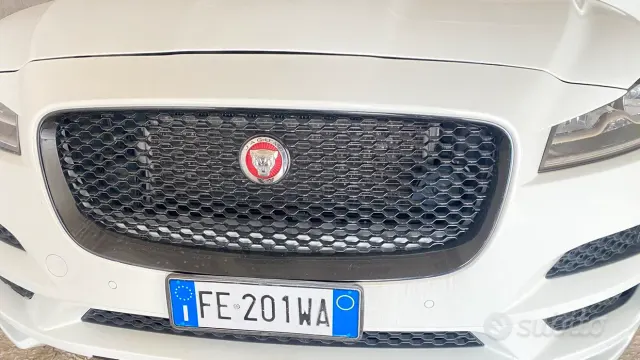 Jaguar F-Pace (X761)
