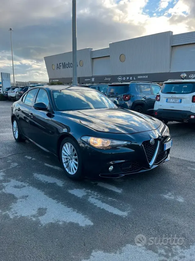 Alfa Romeo Giulia (2016)