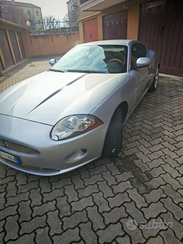 Jaguar XK/XKR (X150)