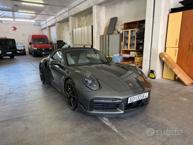 Porsche 911 (992)