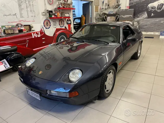 Porsche 928