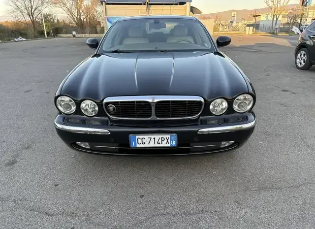 Jaguar XJ