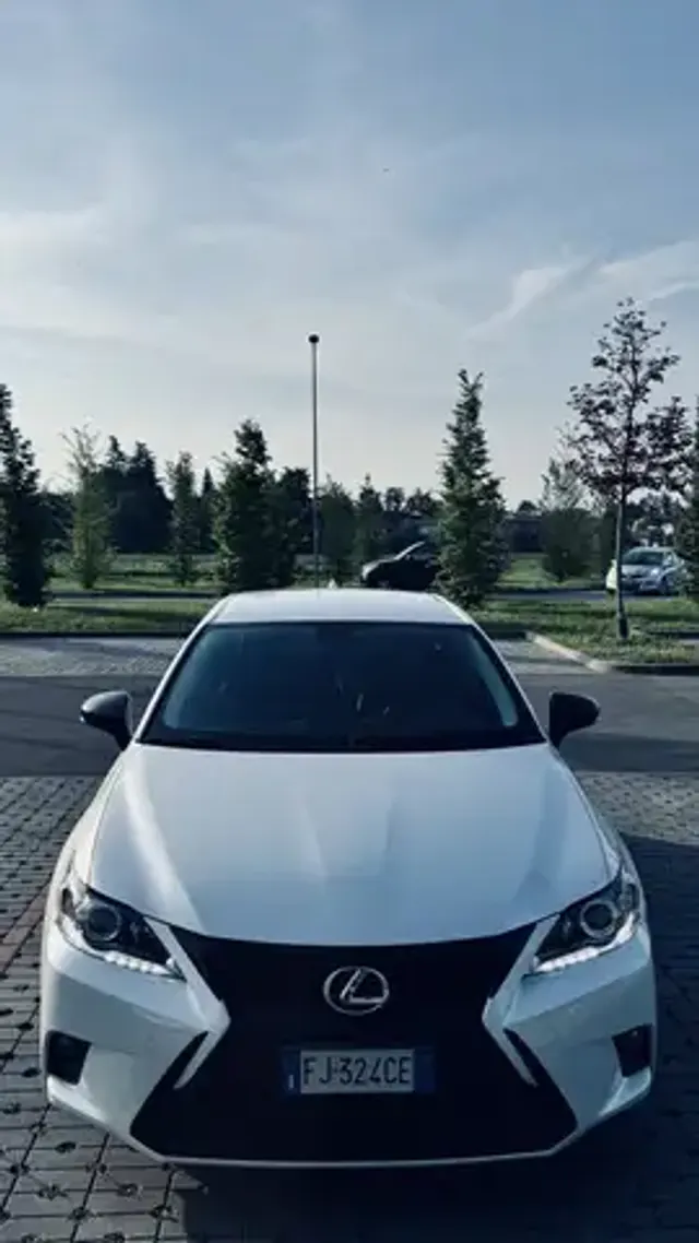 Lexus CT 200h
