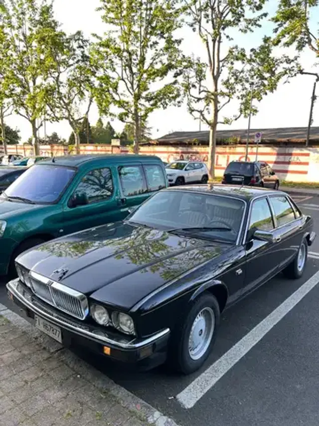 Jaguar XJ6
