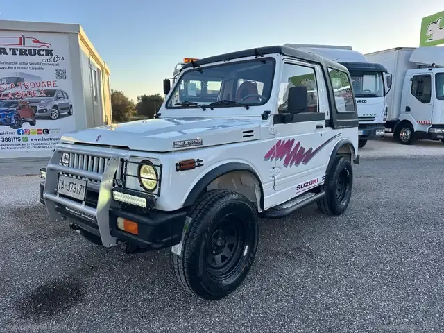 Suzuki SJ Samurai