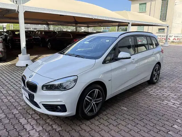 BMW 216