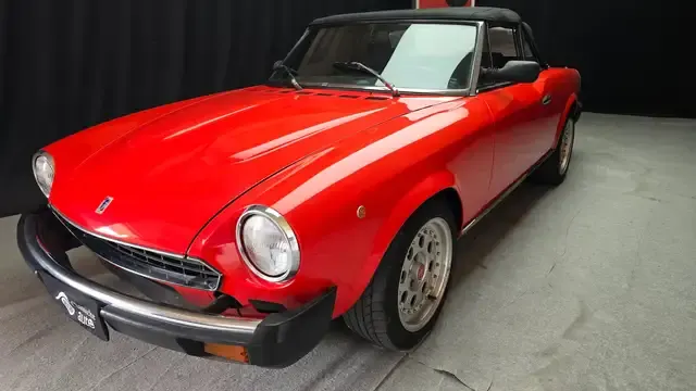 Fiat 124 Spider